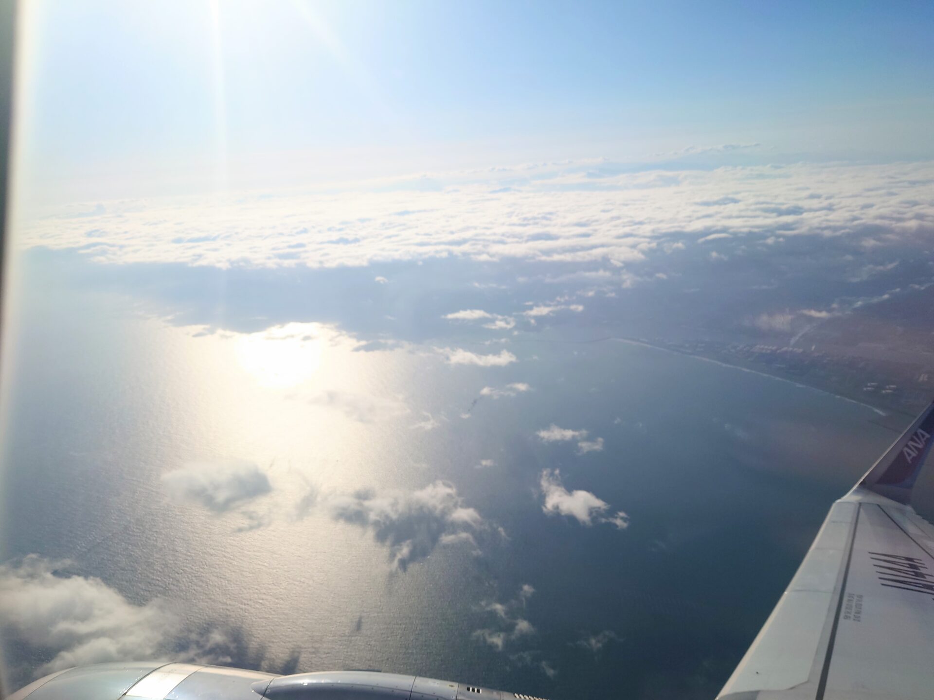 飛行機から見下ろした海