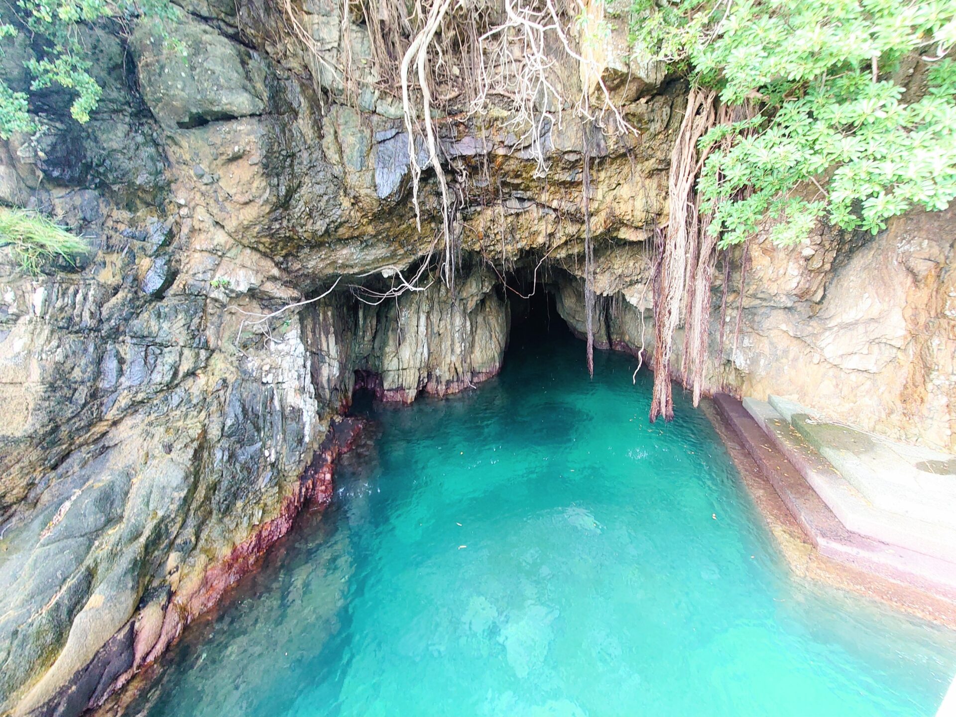 松尾漁港海老洞